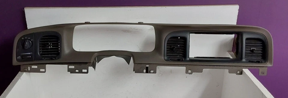 Mercury Grand Marquis 2003 velocímetro radio bisel (P4370) Foto 1 de 4