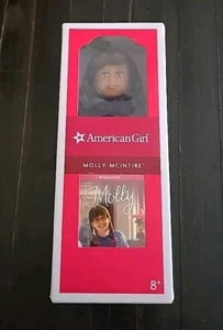 American Girl 6,5" Molly McIntire Mini Puppe mit Mini gekürztem Buch Set Neu im Karton - Bild 1 von 4