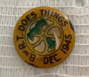 Brotherhood of Railroad Trainmen 1945 Union Pinback Button Advertising - Bild 1 von 6