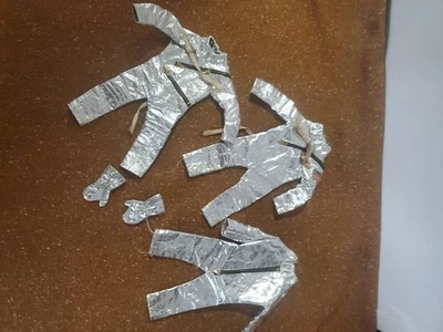 Винтажный 1964 GI Joe астронавта лот космический костюм x 3 перчатки 1,2 и 3 молнии - Изображение 1 из 4