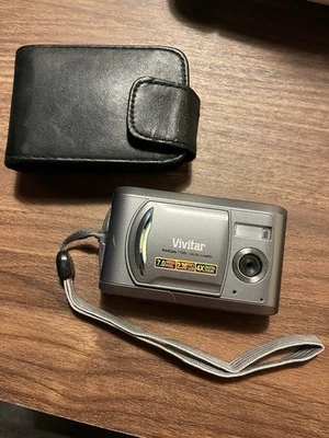 Vivitar Vivicam 7100s 7MP Digital Camera With Battery (not Working) - Image 1 of 4