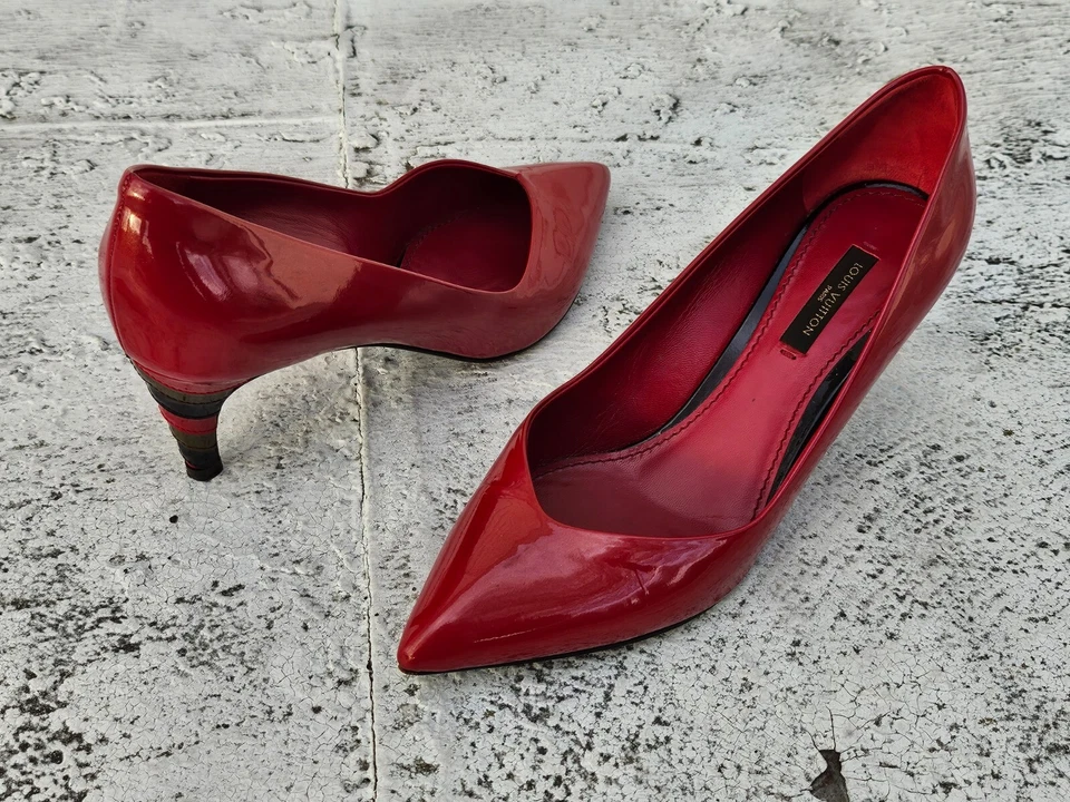 Zapatos de tacón Louis Vuitton para mujer charol rojo talla 36 hechos en Italia Foto 1 de 4