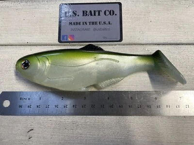 U.S. BAIT CO. Weedless Swimbait 7” Color Chartreuse Shad Lot Of 1 Bait