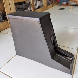 SUZUKI JIMNY SAMURAI SANTANA CARIBIAN SJ410 SJ413 CENTER CONSOLE BOX 3 (Biggest) - Picture 1 of 11