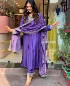 Hermoso Pantalón Kurta Paquistaní Rayón Bordado con Elegante Yugo Trabajo Dupatta - Imagen 1 de 4