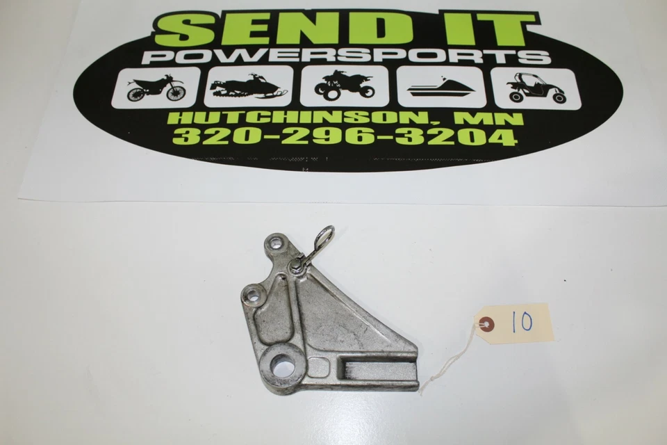 ZR7S	2003 Kawasaki ZR7S	Rear Caliper Brake Holder	43034-1157 - Imagem 1 de 1