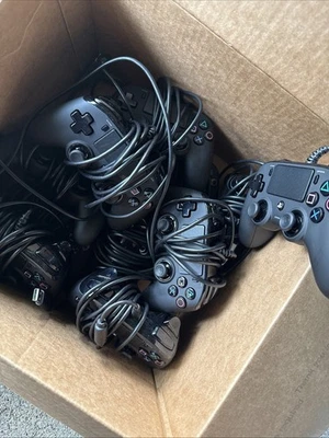 11x Nacon Compact Wired Controller PS4 - Works Great Used 1x - Image 1 of 3