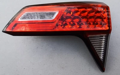 2019-2022 Genuine Honda HRV Tailgate Lamp Passenger Side Used 34150-T7A-A31 - Image 1 of 4