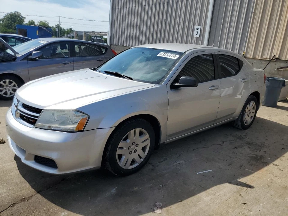Conjunto de luz trasera derecha usado se adapta a: Dodge Avenger 2011 grado derecho A Foto 1 de 4