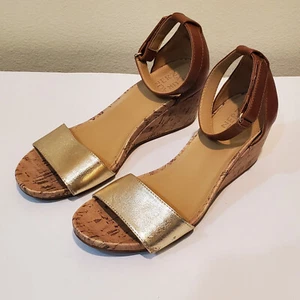 NATURALIZER Areda size 8.5W brown faux cork wedge sandals - gold toe strap - Picture 1 of 11