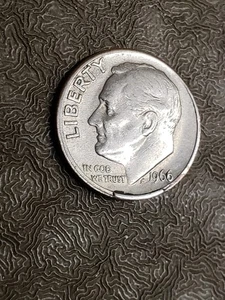 1966 US Roosevelt Silver Dime Coin Strike Error (uncertified) - Bild 1 von 4