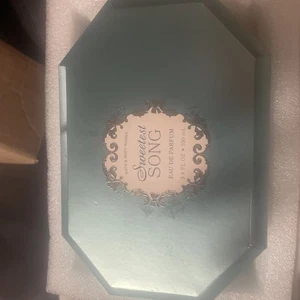 Confezione Regalo Sweetest Song - Bagno e Corpo Funziona - Foto 1 di 5