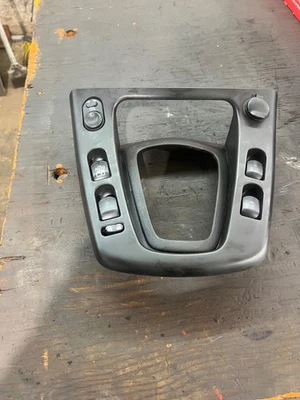 2006-2007 saturn vue black shifter bezel w/ window mirror lock switches OEM Foto 1 de 4