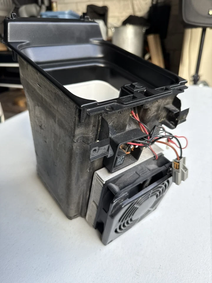 Land Rover LR3 2005/09/2010/13 LR4/2006/13 RANGE ROVER SPORT CUBBY CAJA REFRIGERADORA Foto 1 de 4