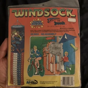 VINTAGE SUPERMAN VS DARKSEID WINDSOCK STILL SEALED 1985 - Picture 1 of 2
