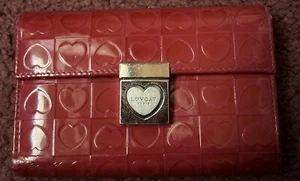 Cartera Lovecat Paris Corazón Repujado Roja - Imagen 1 de 10