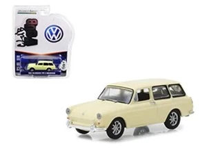 NEW - 1966 Volkswagen 1:64 GREENLIGHT Club V-Dub Series 7 T 3 Squareback (Cream) - Picture 1 of 1