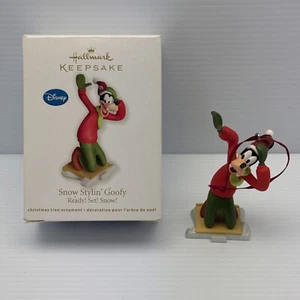 Hallmark Keepsake Disney Snow Stylin' Goofy ¡Listo! Set! ¡Nieve! Adorno Navidad - Imagen 1 de 8