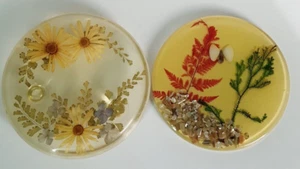 2 Vintage Trivet Lucite MID CENTURY MODERN Seashells Flowers - Picture 1 of 16