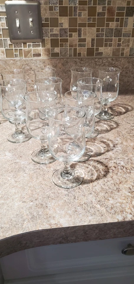 11 cáliz Pfaltzgraff Heirloom 5,5 pulgadas gris y blanco Foto 1 de 4