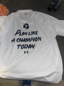 Camiseta blanca Notre Dame Play Like A Champion Today Under Armour XL Team Issu - Imagen 1 de 3