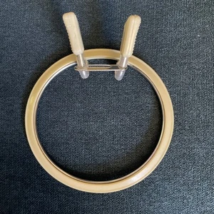 Vintage Spring SqueezeTension Plastic & Metal Embroidery Hoop 4” - Picture 1 of 4