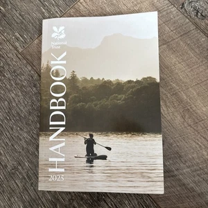 National Trust Handbook 2025 (Paperback) FREE Tracked Delivery UK - Imagen 1 de 10