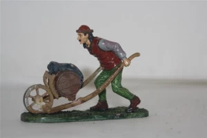 73001 Sammelfigur Bauer mit Schubkarre beladen, 1:24 ca. 7 cm, Mittelalter, GMK - Picture 1 of 4