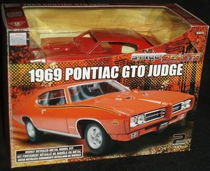 CLASSIC METAL WORKS 1969 PONTIAC GTO "THE JUDGE" ASSEMBLY KIT 1/24 SKILL 2 - Picture 1 of 12