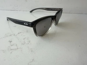 *LEER* Gafas de sol Oakley Moonlighter OO9320-07 tinta oscura desvanecimiento polarizadas 53-17-139 - Imagen 1 de 12