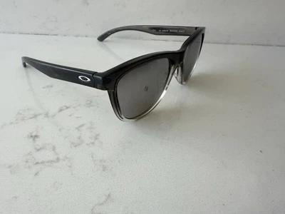 *READ* Oakley Moonlighter OO9320-07 Sunglasses Dark Ink Fade Polarized 53-17-139 - Image 1 of 4