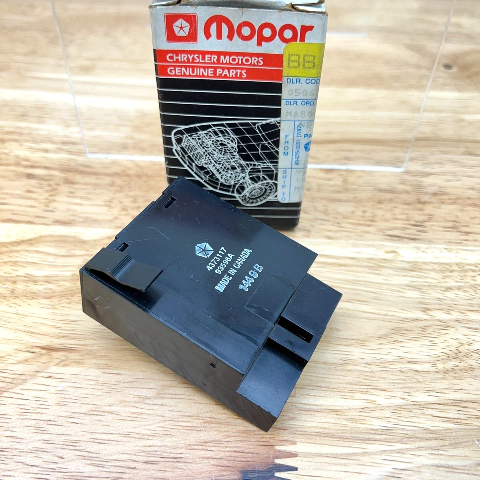 Relé de ventana trasera térmico Chrysler New Yorker Dodge Shadow 1988-1991 nuevo de stock 4373117 Foto 1 de 4