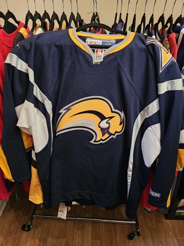NHL Buffalo Sabres Vintage Retro Buffaslug Blue CCM Hockey Jersey Size XL Cover