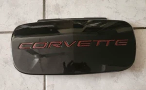 RED CARBON 1/16 RAISED LETTERS FOR C5 CORVETTE 97-2004 FRONT + REAR US MADE - Foto 1 di 4