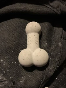 4 Small Concrete Penises - Picture 1 of 5