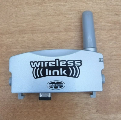 Adaptador de enlace inalámbrico Majesco para Nintendo GameBoy Advance y SP Foto 1 de 2