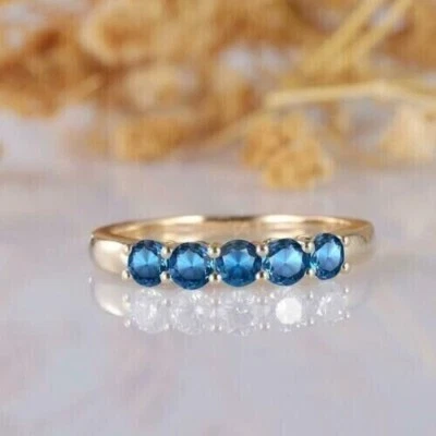 Обручальное кольцо с имитацией голубого топаза круглой огранки 2 карата с покрытием из желтого золота 14 карат - Изображение 1 из 4