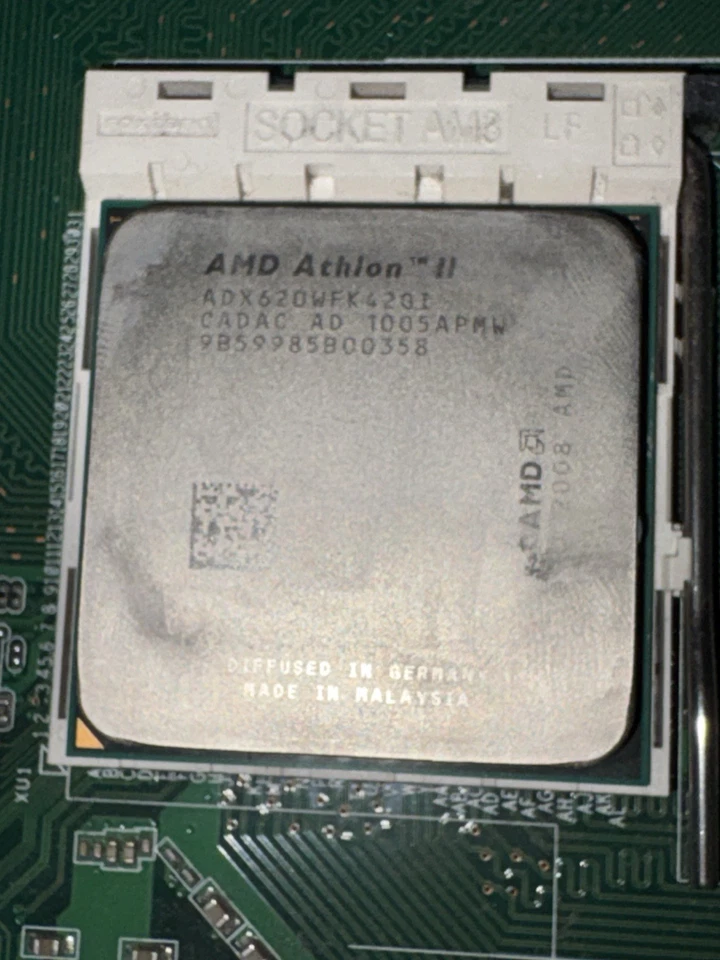 AMD Athlon II X4 620 2.6 GHz Quad-Core (ADX620WFK42GI) Processor - Image 1 of 1