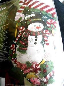 Weihnachten Bucilla Filz Applikation Urlaub Strumpf Kit, Süßigkeiten Schneemann, 86299, 18", Neu in Verpackung - Bild 1 von 6