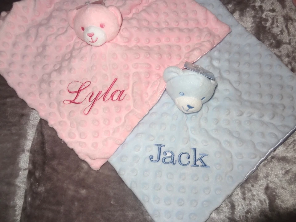 PERSONALISIERTE BETTDECKE - BÄR - SUPER SÜSSES GESCHENK - WUNDERSCHÖN BESTICKT