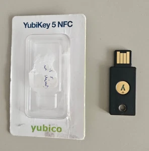 Yubico - YubiKey 5 NFC 2FA key, USB-A, NFC mobiles F/W 5.4.3 - Photo 1/2