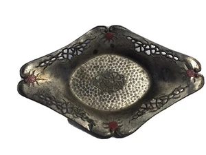 Cenicero antiguo de metal ornamentado - Imagen 1 de 11