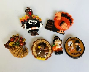 Vtg 80s LOT OF Plastic THANKSGIVING Turkey PINS BROOCH Retro HALLMARK RUSS - Picture 1 of 3