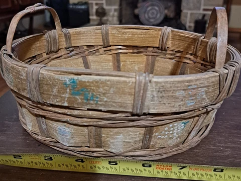 Vintage Wicker Basket With Handles Hand Painted 9 x 4 1/2 Inches Cover