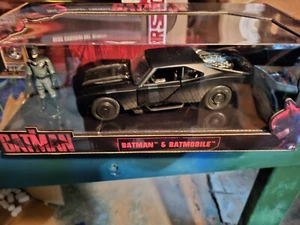 DC Comics The Batman 2022 Movie Batmobile & Batman Figure 1:24 Jada 32731 - Picture 1 of 1