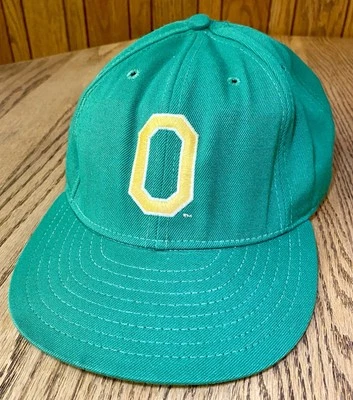 Rare Vintage OREGON DUCKS Fitted Hat Cap~Size 7 7/8~Classic O Logo & Look! - Image 1 of 4