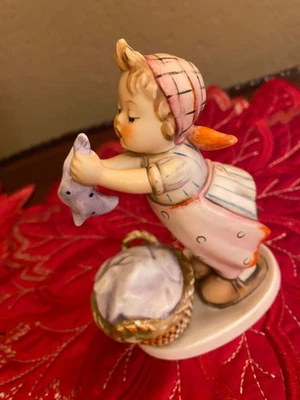 HUMMEL WASHDAY VINTAGE 5 3/4 PULGADAS DE ALTO 2 1/4 PULGADAS DE ANCHO Foto 1 de 4