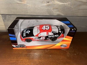 HOT WHEELS RACING NASCAR 1/24 DIECAST KYLE PETTY #45 SPRINT PCS DODGE NEW 2001 - Picture 1 of 5