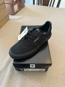 Größe 4.5 - Adidas 3MC schwarz neu mit Box - Bild 1 von 6