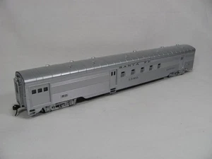 HO SCALE IHC SANTA FE US MAIL RPO STREAMLINE PASSENGER CAR 80 KNUCKLE COUPLERS - Picture 1 of 5